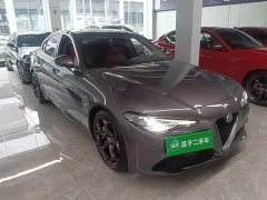 Alfa Romeo Giulia 2.0T 280HP Luxury - ფოტო 3