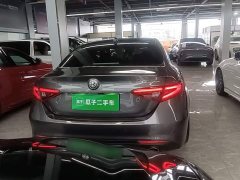 Alfa Romeo Giulia 2.0T 280HP Luxury - ფოტო 5