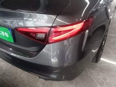 Alfa Romeo Giulia 2.0T 280HP Luxury - ფოტო 7