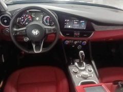 Alfa Romeo Giulia 2.0T 280HP Luxury - ფოტო 9