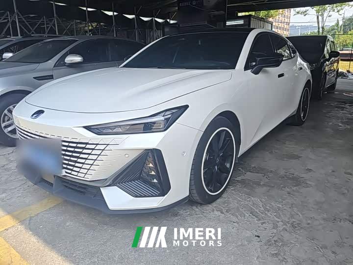 Changan UNI-V 1.5T Smart Navigation Edition