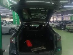Tesla Model Y Rear-Wheel Drive - ფოტო 18