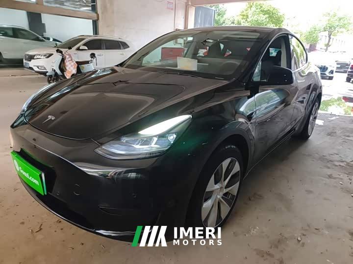 Tesla Model Y Facelift Rear-Wheel Drive