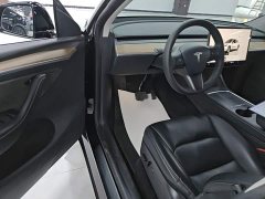 Tesla Model Y Rear-Wheel Drive - ფოტო 15