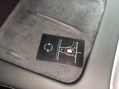 Tesla Model Y Long Range All-Wheel Drive - ფოტო 8