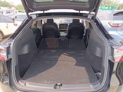 Tesla Model Y Rear-Wheel Drive - ფოტო 18