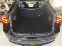 Tesla Model Y Rear-Wheel Drive - ფოტო 18