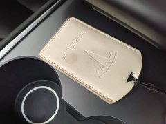 Tesla Model Y Rear-Wheel Drive - ფოტო 8