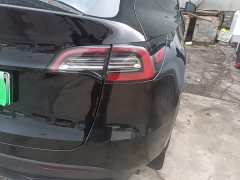 Tesla Model Y Rear-Wheel Drive - ფოტო 7