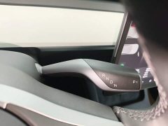 Tesla Model Y Long Range All-Wheel Drive 3D7 - ფოტო 13