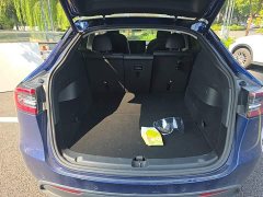 Tesla Model Y Long Range All-Wheel Drive - ფოტო 18