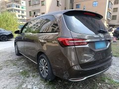 Buick GL8 Land Business Class Comfort Edition - ფოტო 4