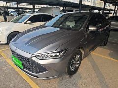 BYD Qin PLUS Glory Edition DM-i 55KM Leading - ფოტო 1