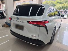 Toyota Sienna 2.5L Hybrid Premium Edition - ფოტო 6