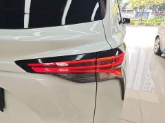 Toyota Sienna 2.5L Hybrid Premium Edition - ფოტო 7