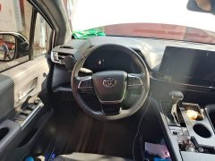 Toyota Sienna 2.5L Hybrid Premium Edition - ფოტო 2