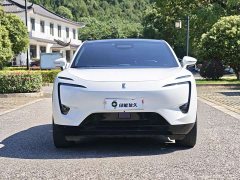 Avatr 11 2022 Extended Range Dual Motor Luxury 5-Seater - ფოტო 2