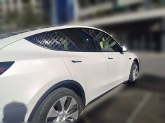Tesla Model Y Rear-Wheel Drive - ფოტო 4