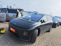 Li Auto i8 Standard Edition - ფოტო 1