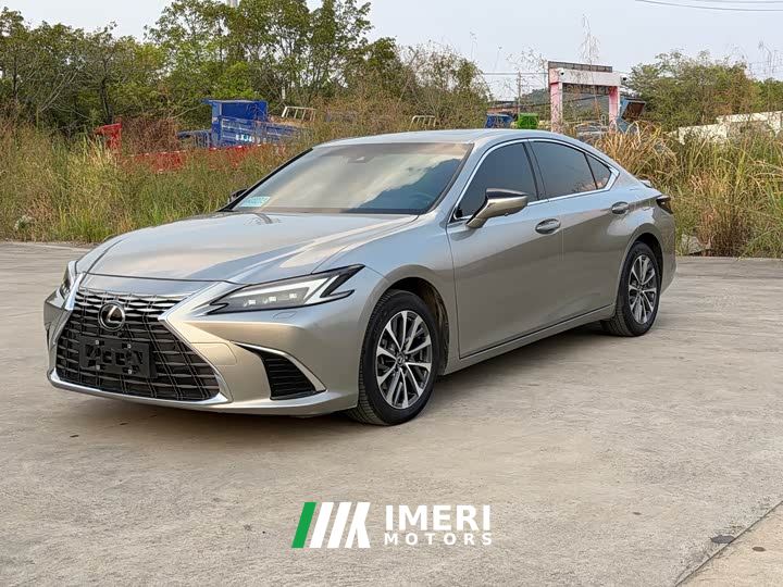 Lexus ES 300h Premium Edition