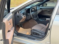 Lexus ES 300h Premium Edition - ფოტო 4