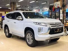 Mitsubishi Pajero Outback ( imported ) 3.0L Premium Edition - ფოტო 1