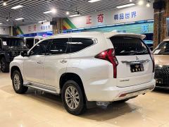 Mitsubishi Pajero Outback ( imported ) 3.0L Premium Edition - ფოტო 6