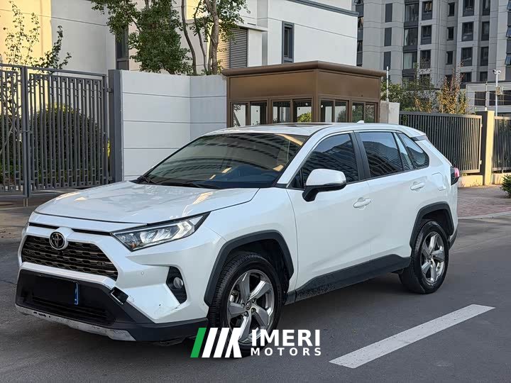 Toyota RAV4 2.0L CVT FWD Fashion Edition