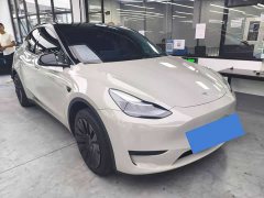 Tesla Model Y Rear-Wheel Drive - ფოტო 3