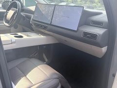 Li Auto Li Xiang MEGA Ultra - ფოტო 6