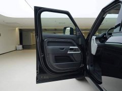 Land Rover Defender 110 3.0T P400 XS - ფოტო 15