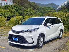 Toyota Gravia 2.5L Hybrid Comfort Edition - ფოტო 1