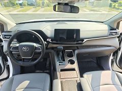 Toyota Gravia 2.5L Hybrid Comfort Edition - ფოტო 10