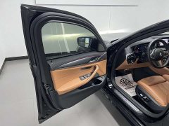 BMW 5 Series (Imported) Facelift 525i M Sport Package - ფოტო 12