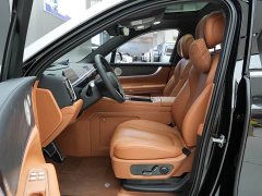AITO M9 Extended Range Ultra 52kWh 6-Seater - ფოტო 12