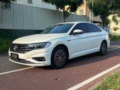 Volkswagen 200TSI DSGFashion Edition - ფოტო 1