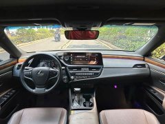 Lexus ES 200 Premium Edition - ფოტო 9