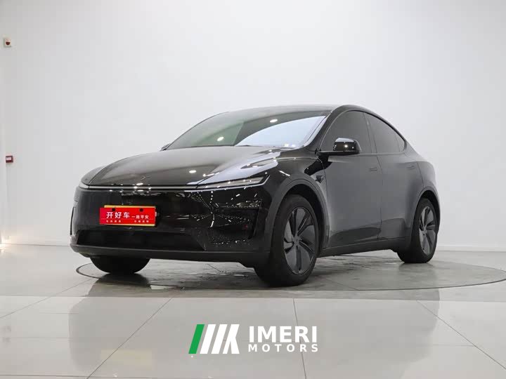 Tesla Model Y Long Range Rear-Wheel Drive