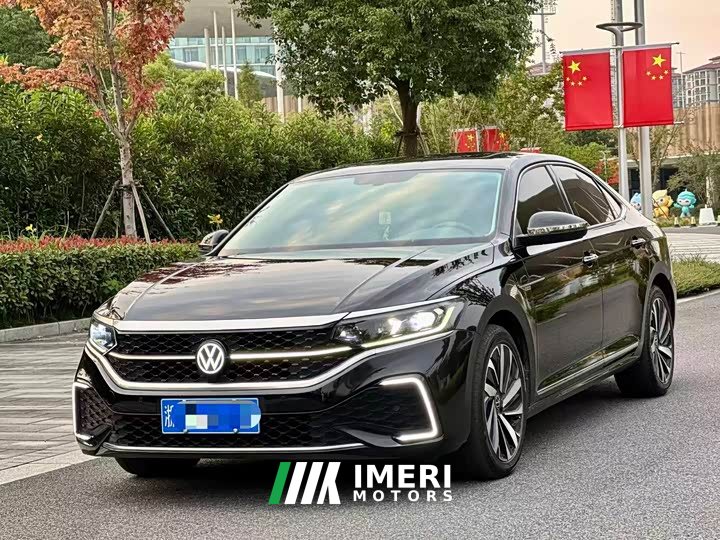 Volkswagen Passat 330TSI Starry Sky Luxury Edition - ავტომობილი ჩინეთიდან