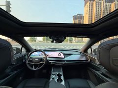 Cadillac XT5 2025 2.0T Luxury - ფოტო 8