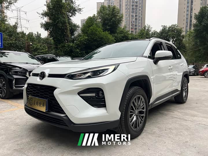 Toyota Wildland 2.0L CVT FWD Luxury Plus