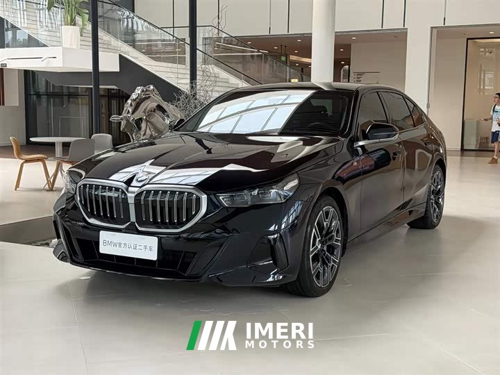 BMW 5 Series 530Li Luxury M Sport Package - ავტომობილი ჩინეთიდან