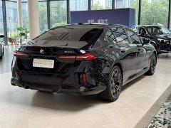 BMW 5 Series 530Li Luxury M Sport Package - ფოტო 4