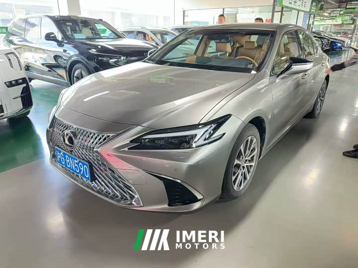 Lexus ES 200 Premium Edition - ავტომობილი ჩინეთიდან