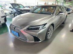 Lexus ES 200 Premium Edition - ფოტო 1