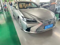 Lexus ES 200 Premium Edition - ფოტო 2
