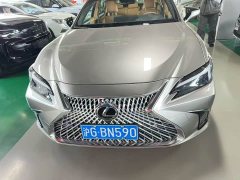 Lexus ES 200 Premium Edition - ფოტო 3
