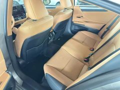 Lexus ES 200 Premium Edition - ფოტო 4
