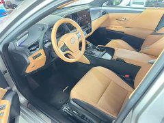 Lexus ES 200 Premium Edition - ფოტო 5