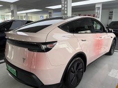 Tesla Model Y Rear-Wheel Drive - ფოტო 9